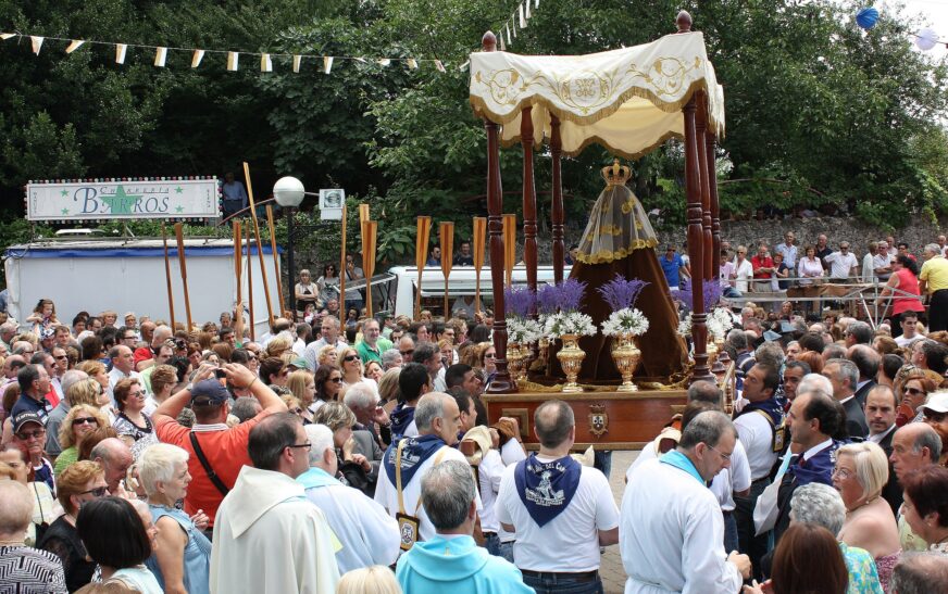 Revilla de Camargo se prepara para adorar a la Virgen del Carmen