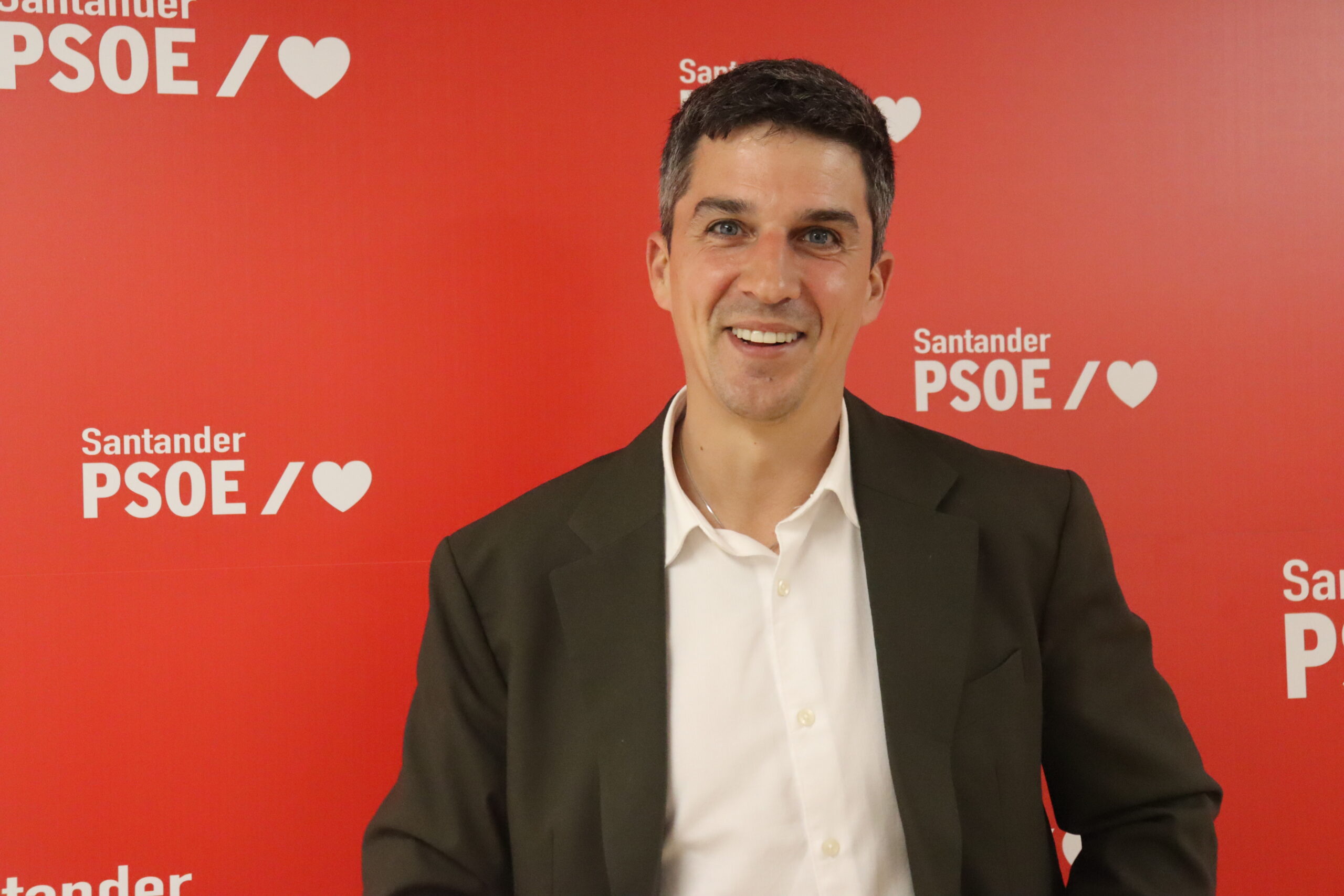 Daniel Fernández (PSOE): «Gema Igual ha cogido esta mayoría absoluta con un despotismo que le va a costar caro en las urnas de 2027»