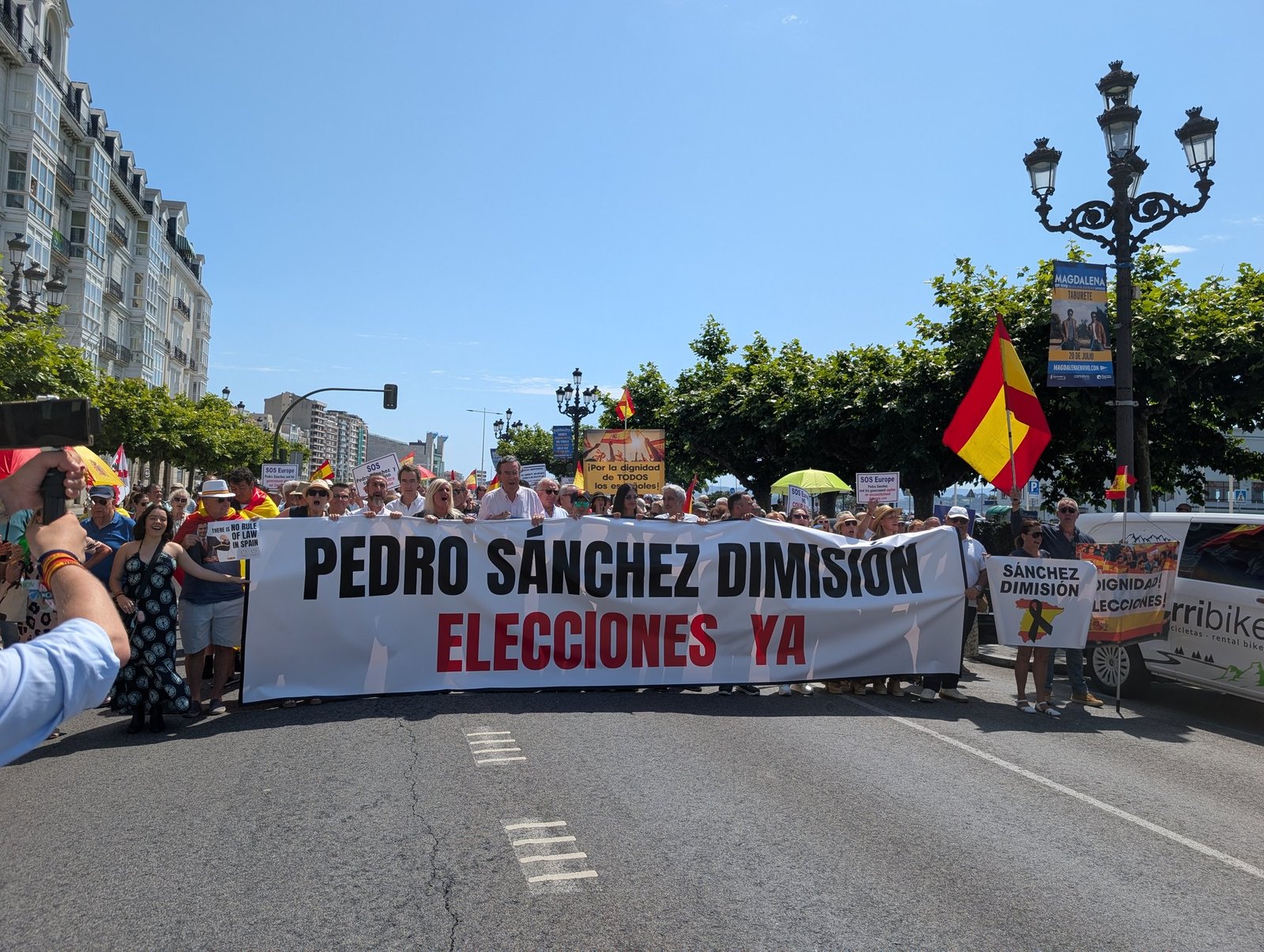 VOX Cantabria se suma a las concentraciones convocadas por la FEMP en apoyo a Ceuta