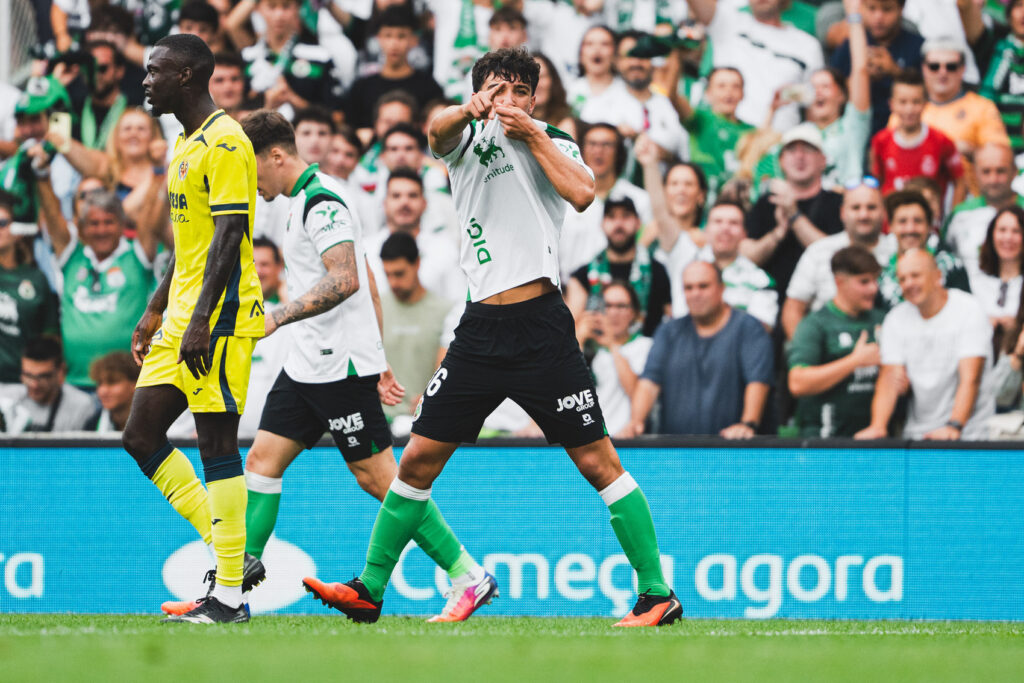 Sergio Martínez celebra su primer gol en Primera División | Fuente: Real Racing Club