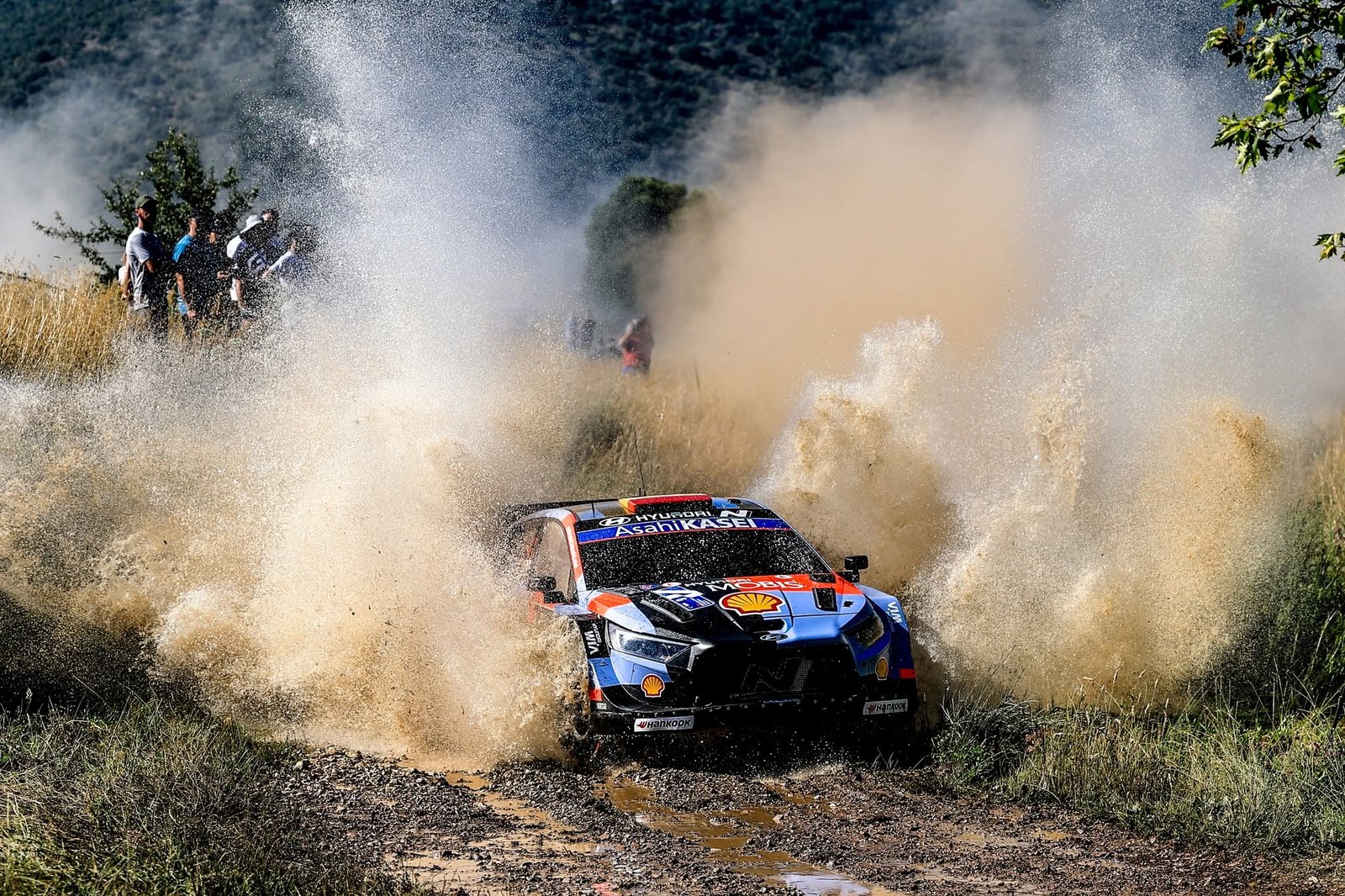 Dani Sordo durante una prueba de rally en Grecia