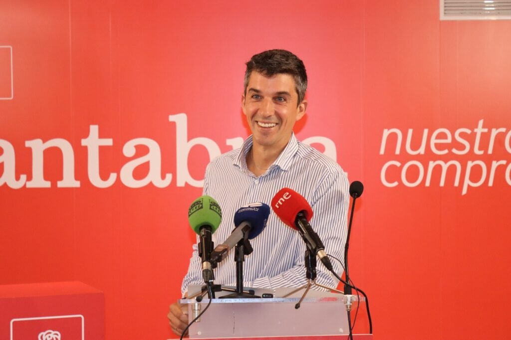 Daniel Fernández en rueda de prensa | Fuente: PSOE Cantabria