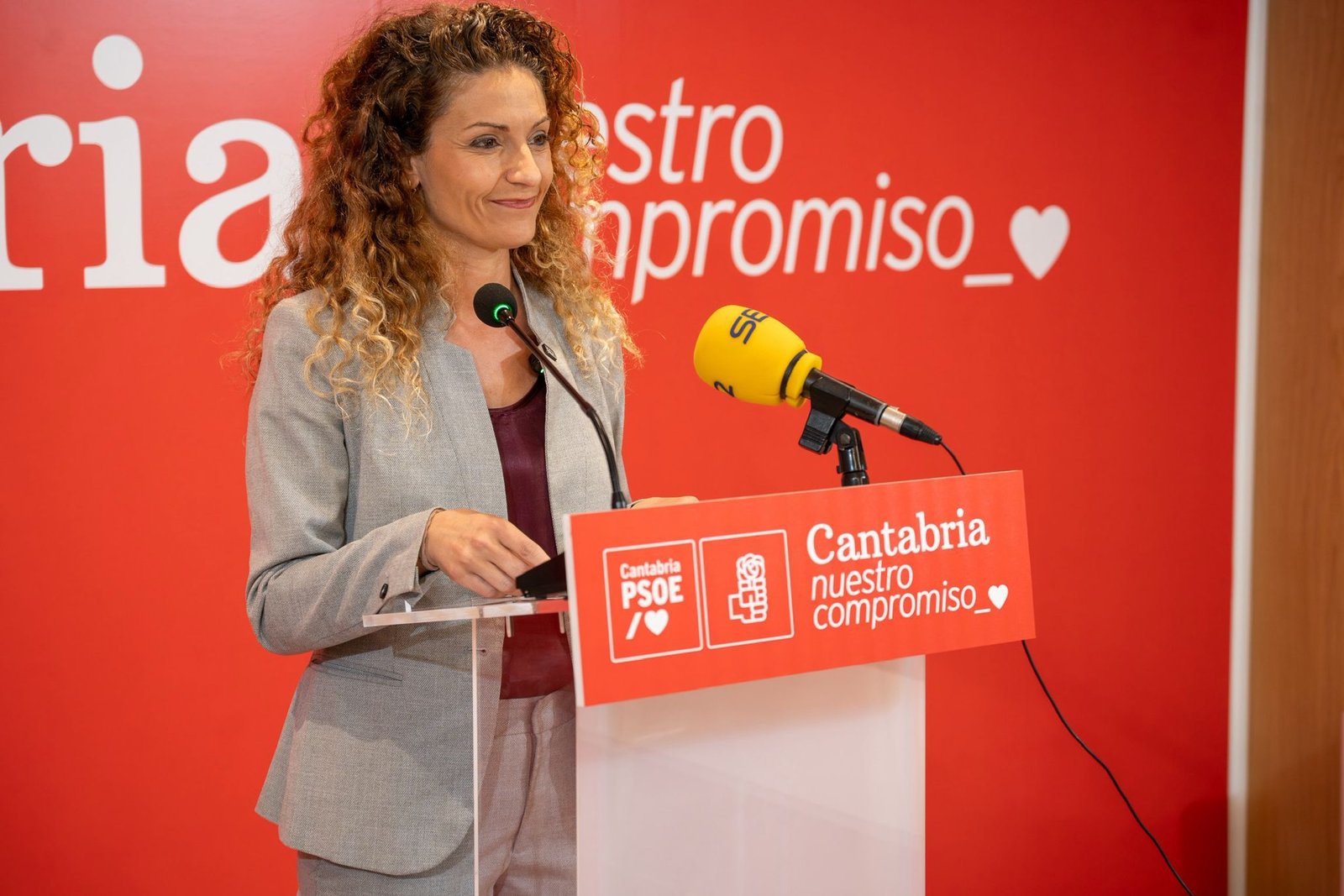 Ainoa Quiñones en rueda de prensa | Fuente: PSOE Cantabria