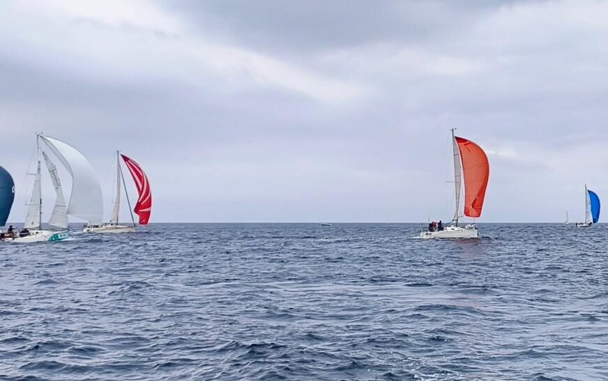 La XXXIV Vuelta a Cantabria a Vela arranca con la primera etapa entre Laredo y Castro Urdiales 