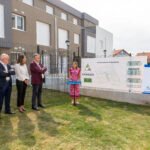 La presidenta Buruaga en la presentación de 32 viviendas protegidas en Bezana | Fuente: Gobierno de Cantabria