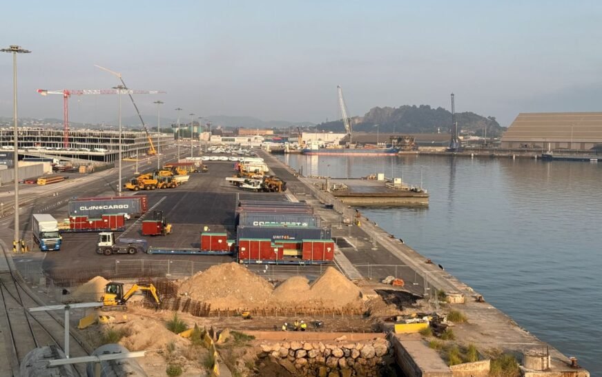 El muelle Raos 8 vuelve a estar operativo tras una inversión de 2,7 millones de euros