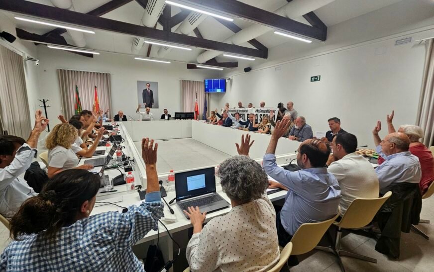 Torrelavega aprueba 3,13 millones para renovar las pistas del Óscar Freire y la iluminación de El Malecón