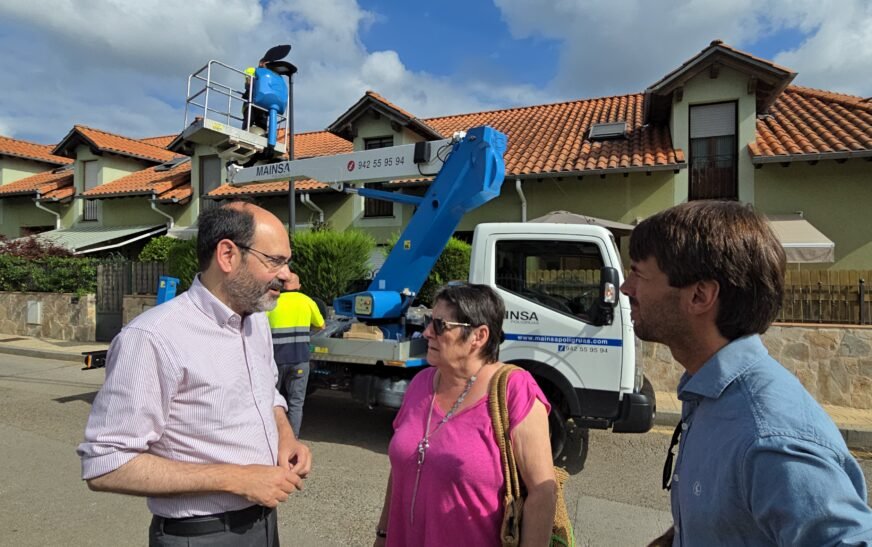 Torrelavega inicia la renovación del alumbrado público en Torres Arriba