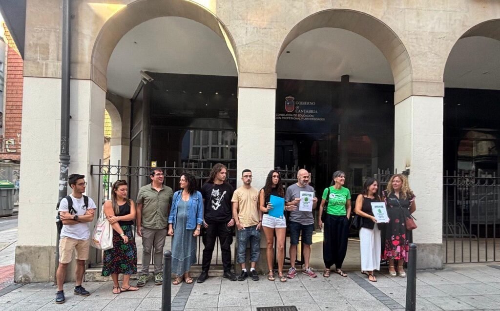 Manifestación por la enseñanza pública en Cantabria