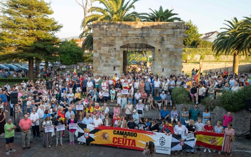 Un millar de camargueses muestra su apoyo a Ceuta y reivindica que «su frontera es la frontera de todos»