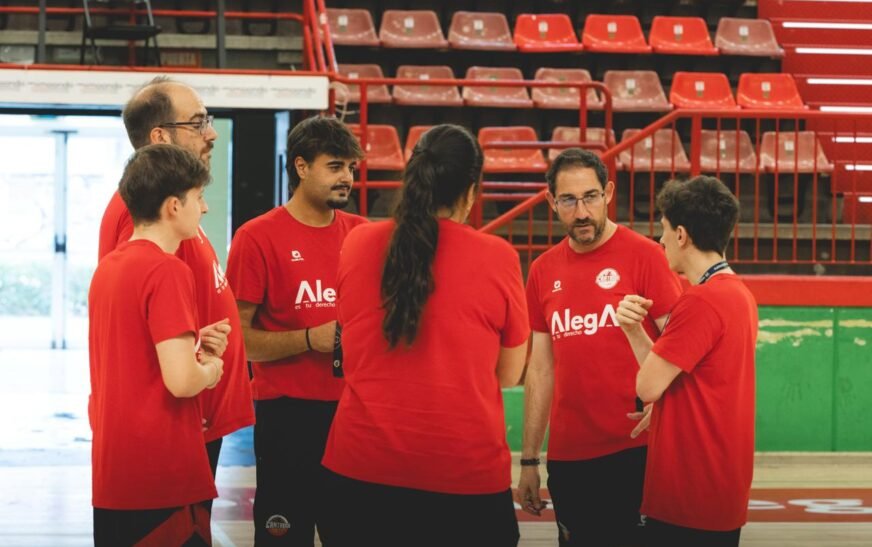 Grupo Alega Cantabria mantiene a Lolo Encinas y presenta su cuerpo técnico para la temporada 2026/27