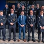 Pedro Casares junto a los nuevos inspectores jefe de la Policía Nacional en Cantabria.