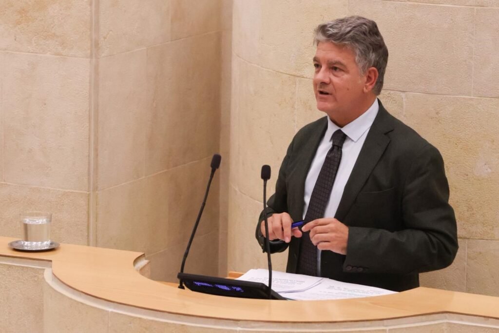 Cándido Cobo, diputado regional del PP, durante sus declaraciones sobre la digitalización de los municipios de Cantabria.