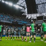El Racing agradeció un día más el apoyo de la afición tras la dura derrota en Balaídos | Fuente: RRC