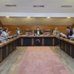 Comisión de Inclusión Social, Juventud, Familia e Igualdad del Parlamento de Cantabria durante su reunión.