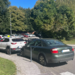 Coches aparcados en el campus de la Universidad de Cantabria en Santander. | Fuente: GP