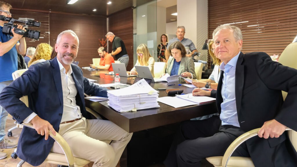 Sergio Silva y Eduardo Arasti en el Consejo de Formación Profesional de Cantabria