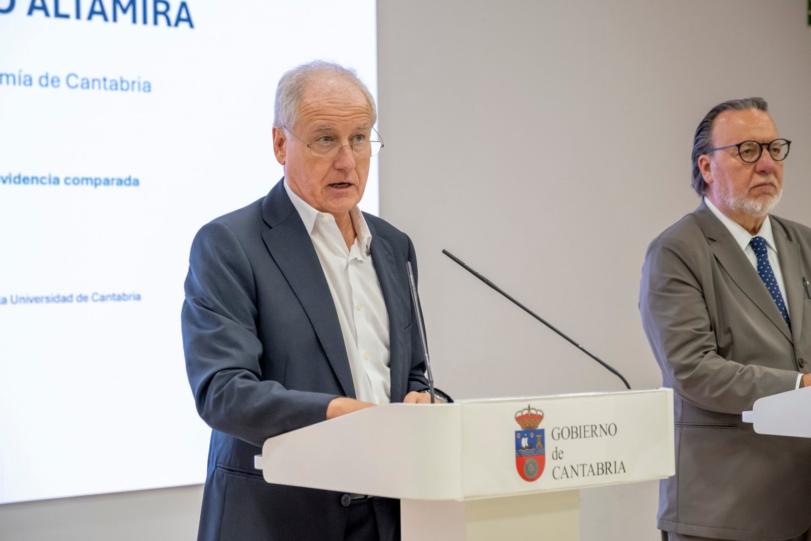 Eduardo Arasti y Pablo Coto durante la presentación del estudio sobre el impacto económico del Campus Altamira