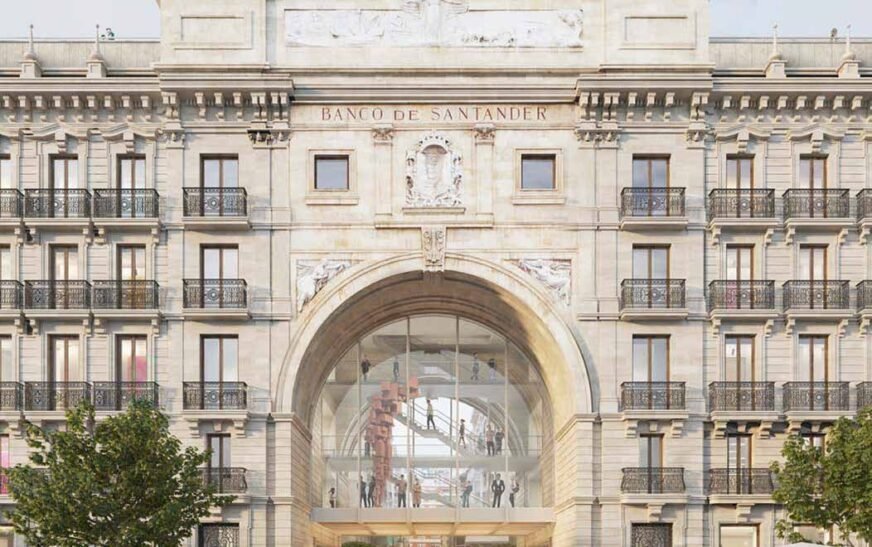 El Ayuntamiento mantendrá la regulación del tráfico bajo el arco de Faro Santander hasta el 20 de septiembre