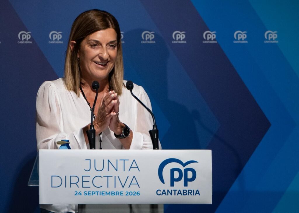 María José Sáenz de Buruaga durante la Junta Directiva del PP de Cantabria.