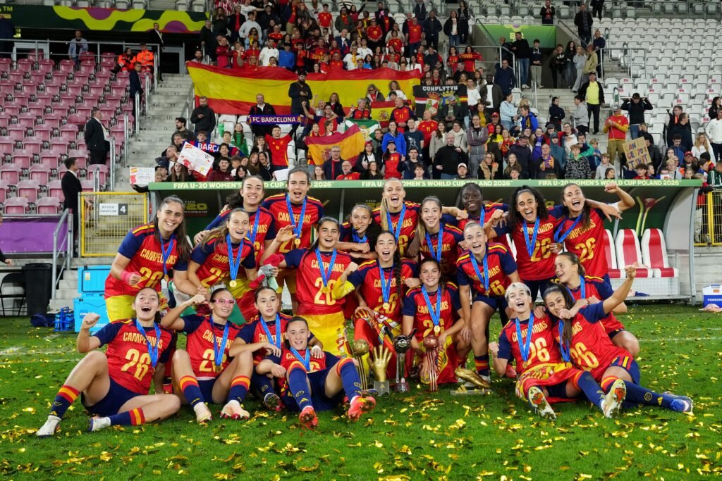 La selección española sub-20 celebra el título mundial con Daniela Agote