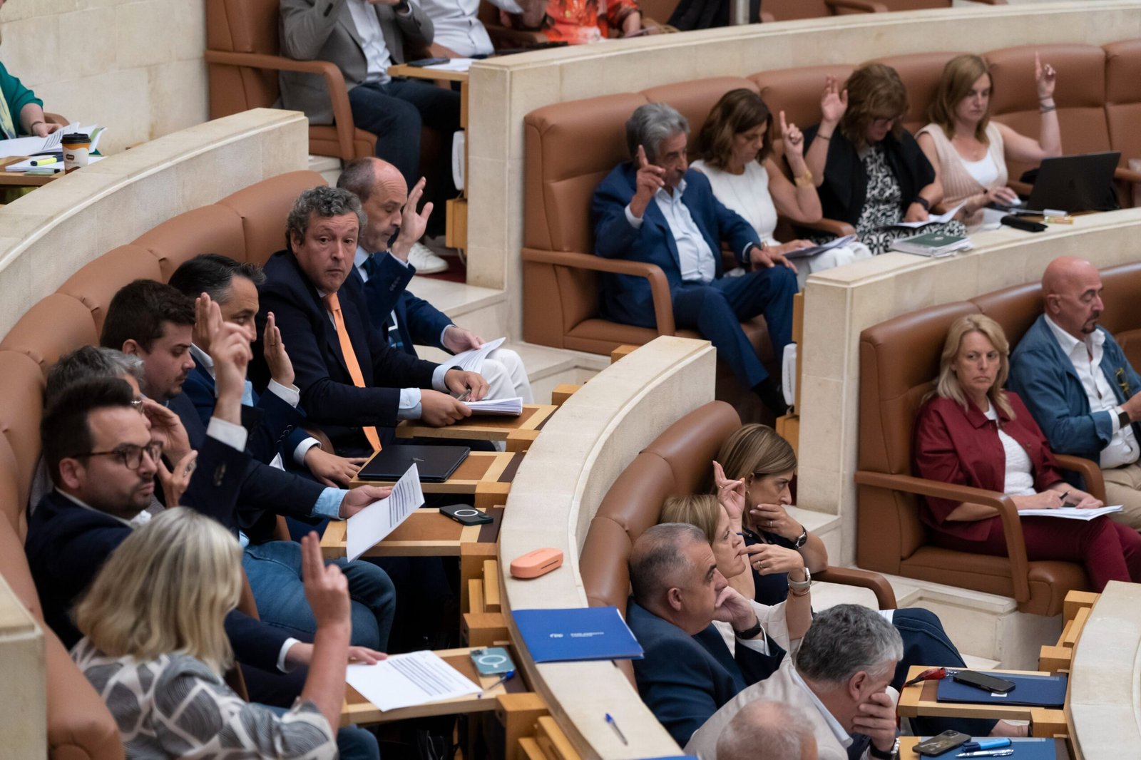 Pleno del Parlamento de Cantabria durante una sesión parlamentaria