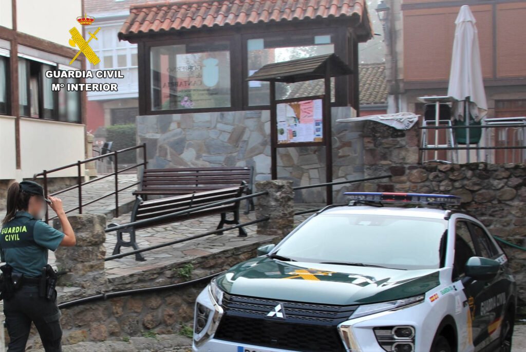 Patrulla de la Guardia Civil durante un servicio de seguridad ciudadana