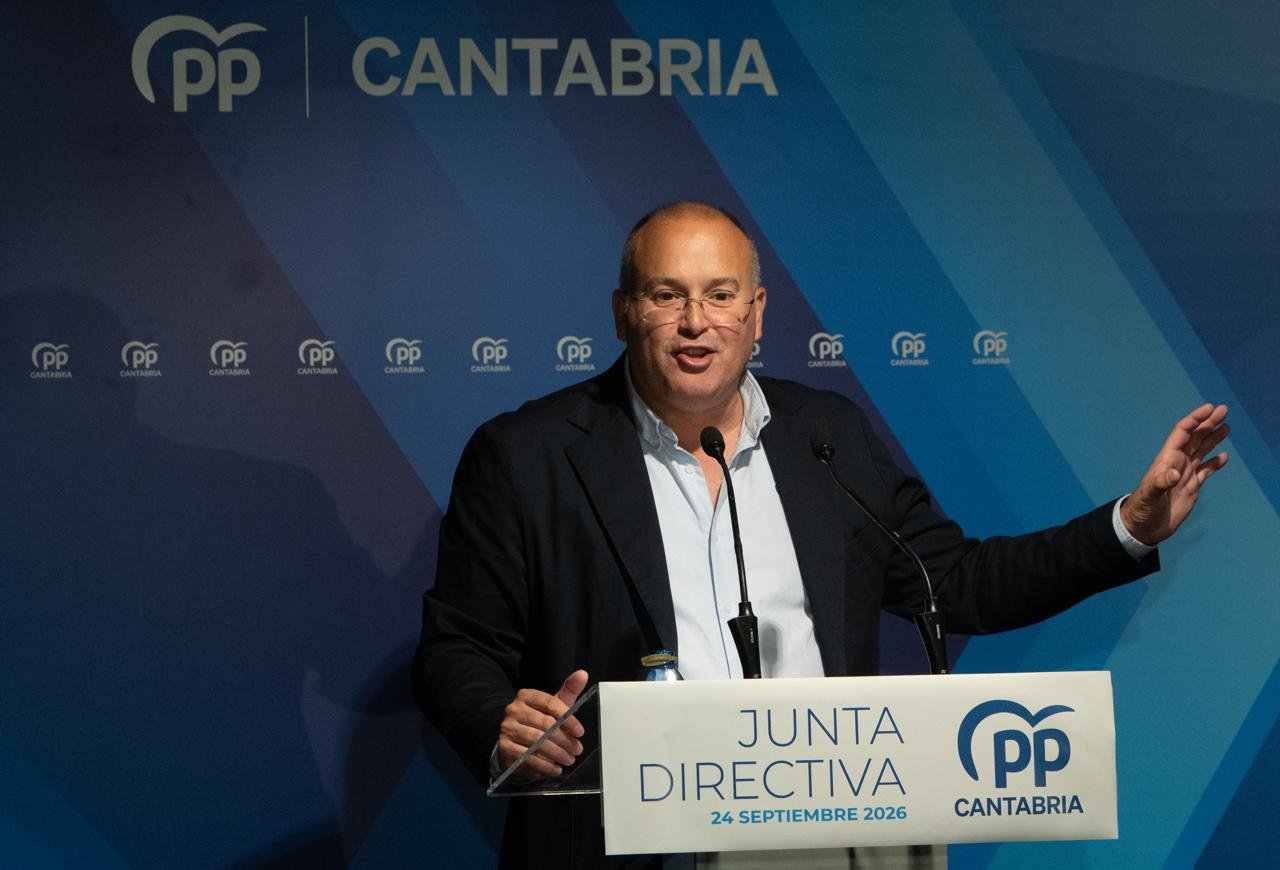 Tellado acusa en Santander al PSOE de rechazar las investigaciones judiciales y defiende que «la democracia española va a ganarles este pulso»