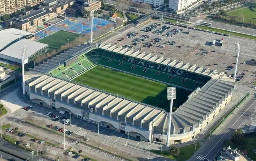 El Ayuntamiento de Santander aclara que la cubierta de los Campos de Sport sigue en fase de evaluación técnica
