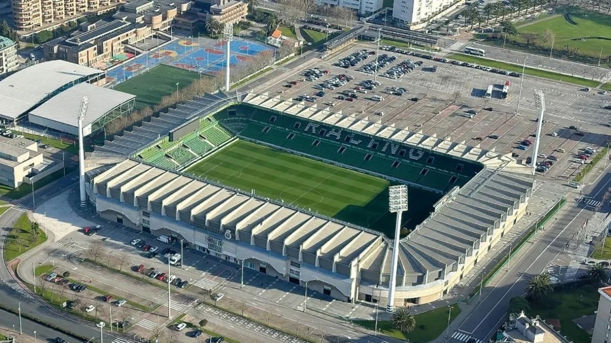 El Ayuntamiento de Santander aclara que la cubierta de los Campos de Sport sigue en fase de evaluación técnica