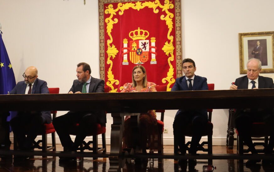 Cantabria y Adif firman el convenio para construir la terminal intermodal de La Pasiega por 62 millones