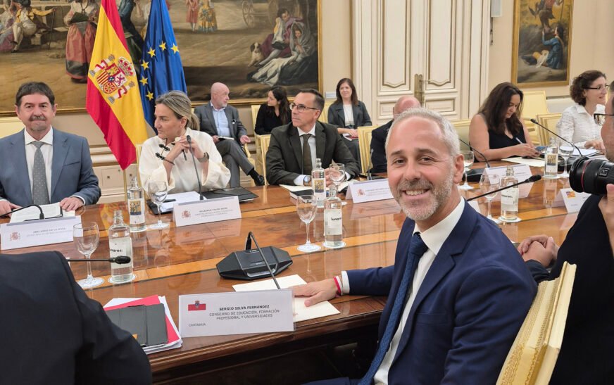 Silva pedirá comparecer en el Parlamento para analizar los resultados de PISA 2025