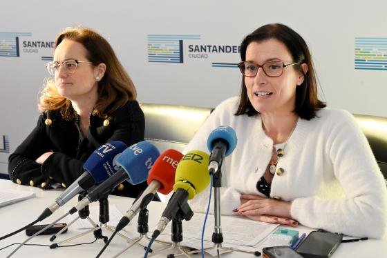 Margarita Rojo y Gema Igual durante una rueda de prensa en Santander
