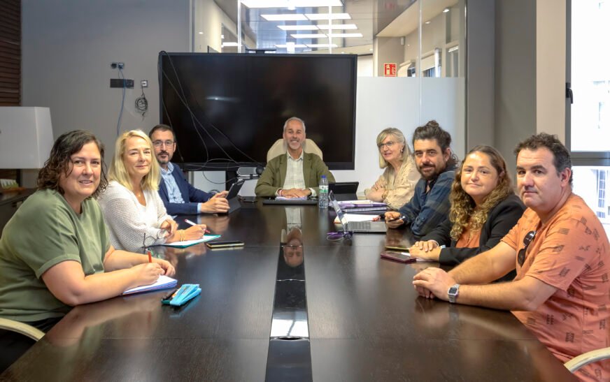 Educación mantiene el diálogo con las familias para abordar las actividades extraescolares