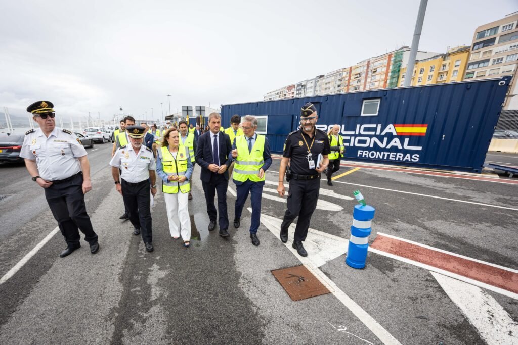 Isabel Urrutia durante la presentación del nuevo sistema de control fronterizo del Puerto de Santander.