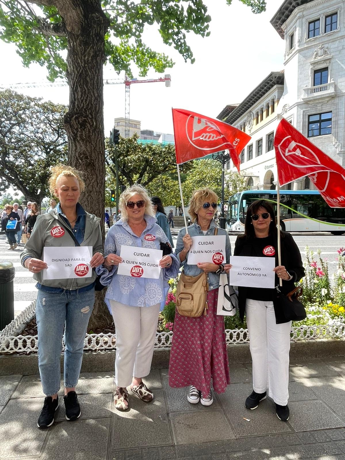 UGT llevará al sector de la dependencia al Parlamento el 21 de septiembre para reclamar un nuevo convenio autonómico