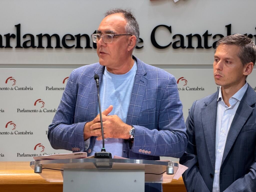 Raúl Pesquera durante sus declaraciones sobre las listas de espera sanitarias en Cantabria