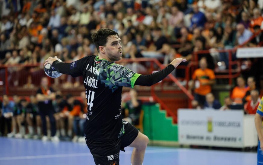 El Bathco BM Torrelavega busca ante el Karvina su primera victoria europea en el Vicente Trueba