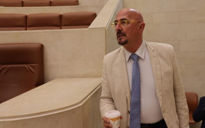 Pascual reconoce que el correo de Santa Clotilde «estaba mal formulado» y asegura que ningún paciente fue dado de baja