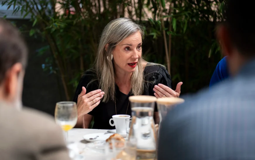 Sumar elige a Verónica Martínez Barbero como su candidata dentro del Frente Amplio