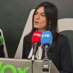 Laura Velasco, portavoz de Vox en el Ayuntamiento de Santander, durante una rueda de prensa