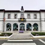 Fachada del Ayuntamiento de Ramales de la Victoria, cuyo alcalde denuncia que el Gobierno de Cantabria no consultó al Consistorio sobre el posible centro de menores inmigrantes.