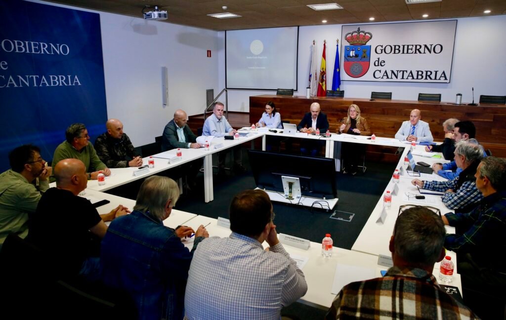 Reunión del Consejo Regional de Pesca Continental de Cantabria para abordar la normativa de pesca de 2027.