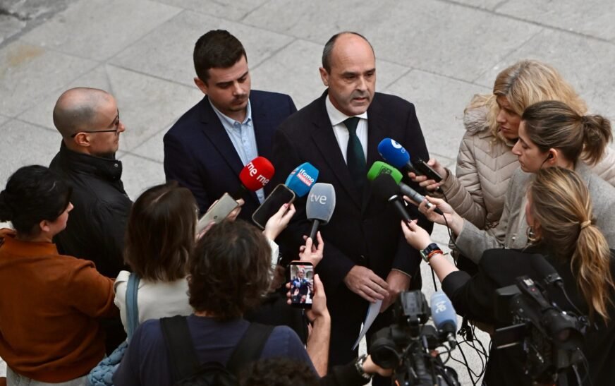 El PP vuelve a exigir a Casares que aparte a Luisa Real por las presuntas irregularidades en las citas del SCS