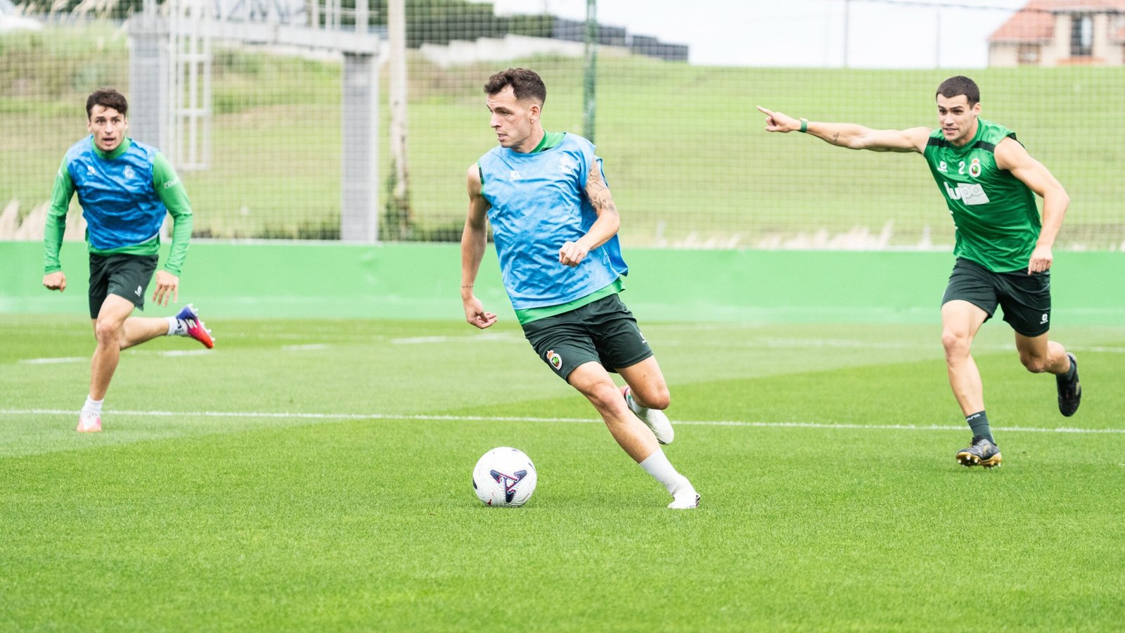 Iñigo Vicente y Mantilla durante un entrenamiento del Racing de Santander.