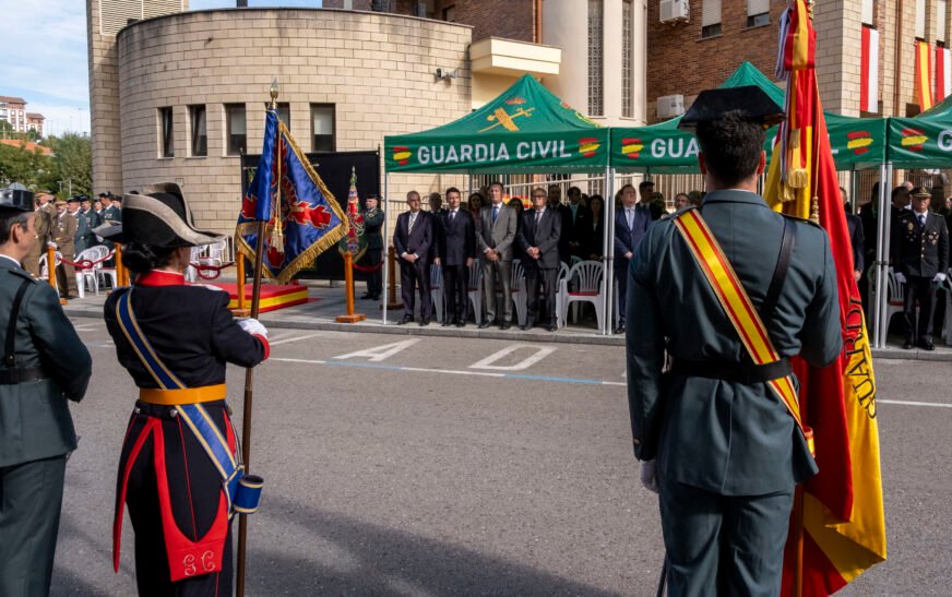 Cantabria celebra la festividad de la Guardia Civil con la entrega de 26 condecoraciones
