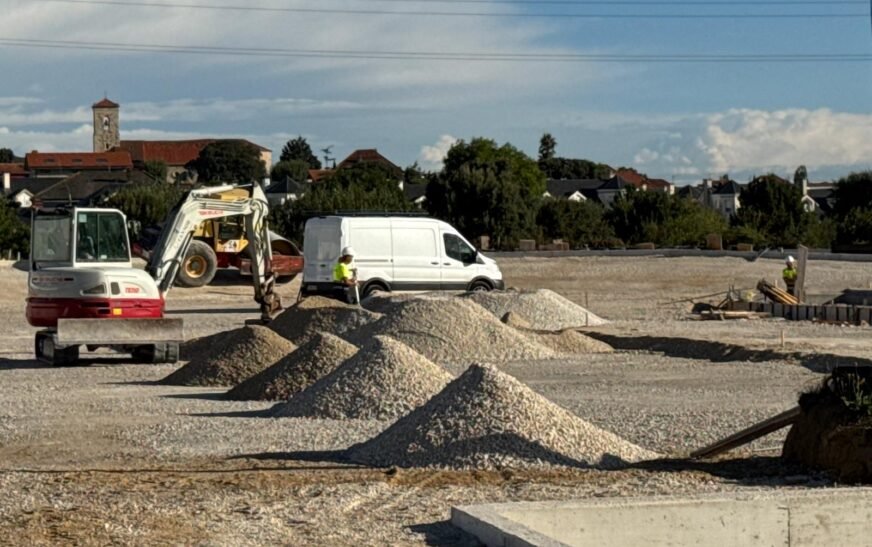 Bezana invierte más de 927.000 euros en la nueva pista de atletismo de Soto de la Marina