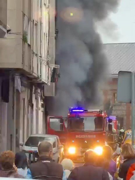 Incendio de coches eléctricos en un garaje de la calle Leopoldo Pardo en Santander