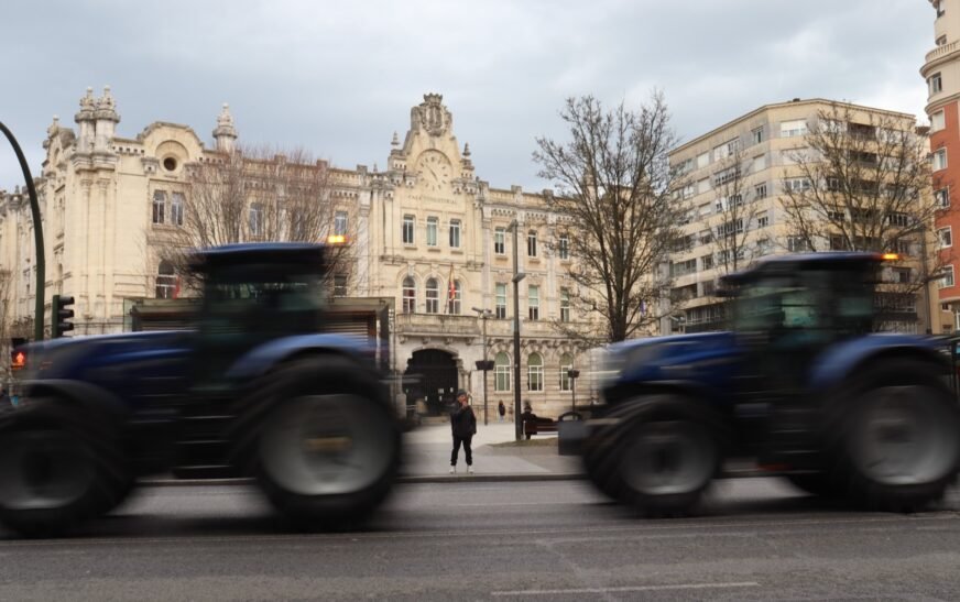 Agricultores, ganaderos y pescadores se manifestarán en Santander el 31 de octubre para exigir precios justos y menos burocracia