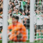 Jugadores del Racing de Santander celebran el gol que puso el 1-2 en el marcador